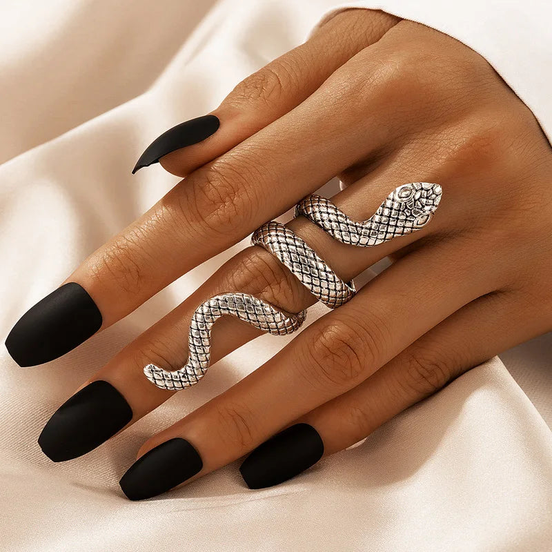 Serpenté Luxe Ring